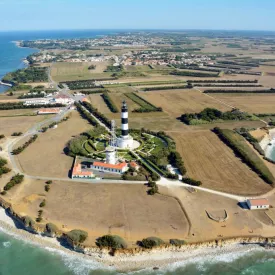 Visite guidée de la pointe de Chassiron: le "Bout du Monde" entre légendes, paysages et patrimoine. Visite guidée de la pointe de Chassiron: Le "bout du monde" entre légendes, paysages et patrimoine!_Saint-Denis-d'Oléron